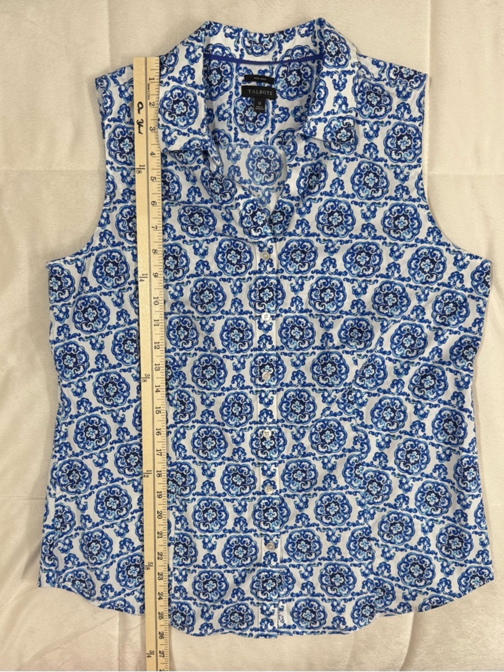 Talbots White Medallion Print Sleeveless Blouse Size 12 Non-Iron Stretch - Picture 5 of 5